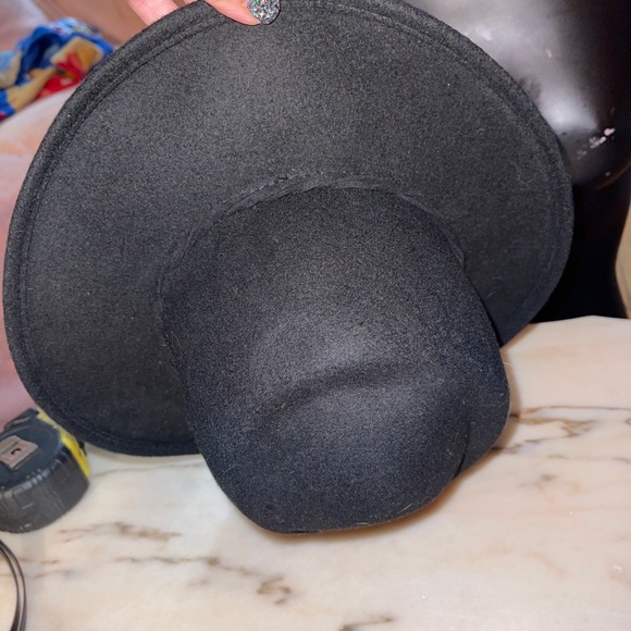 Scala Classic Center Dent Black Fedora Wool Hat. - Picture 12 of 12